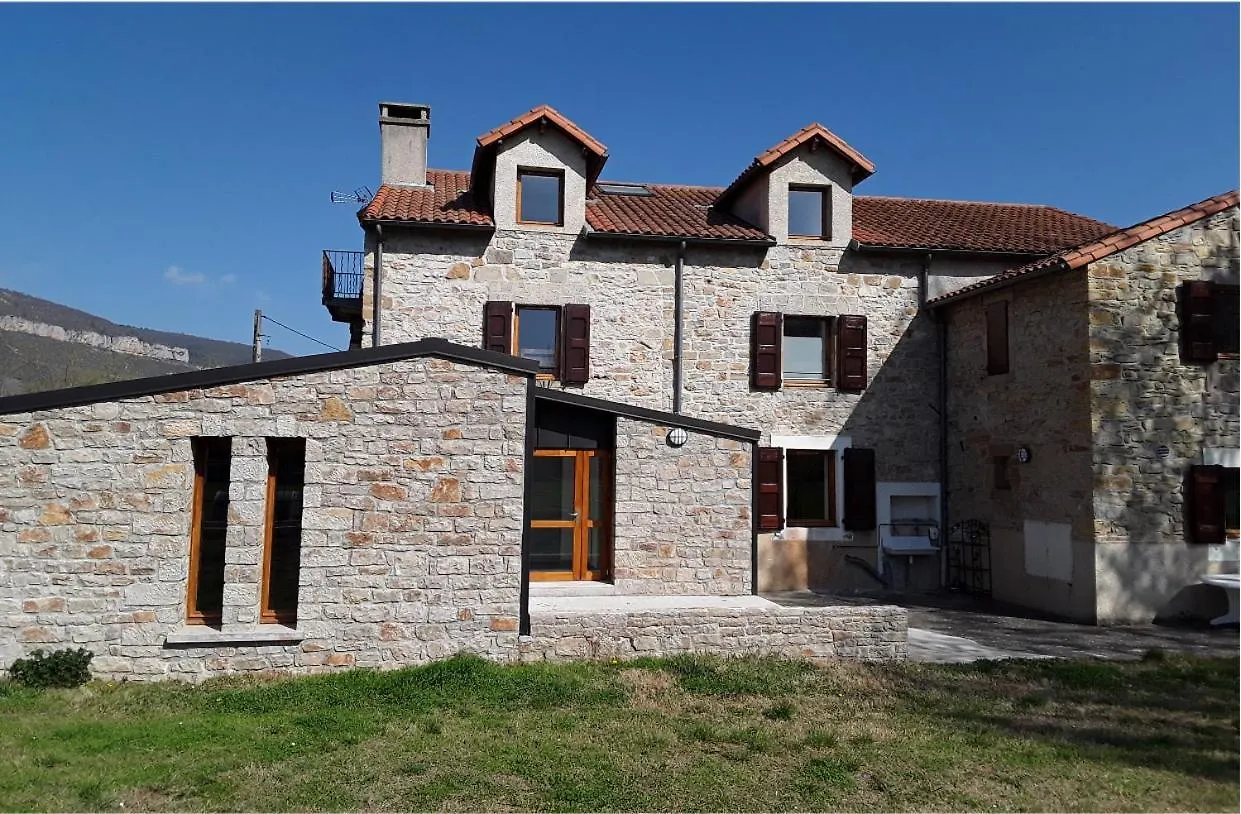 Auberge De Jeunesse Hi Millau La Maladrerie
