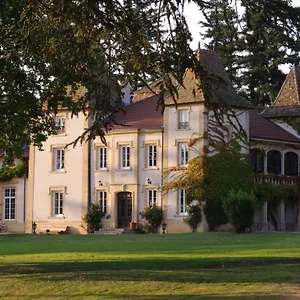Domaine Des Grands Cèdres 3*, Cordelle France